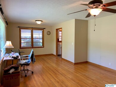 123 Sherwood Dr, Rainbow City, AL 35906 - photo 4