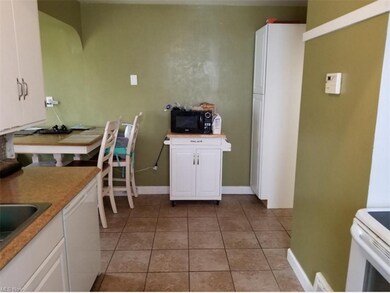 18401 Maple Heights Blvd, Maple Heights, OH 44137 - photo 4