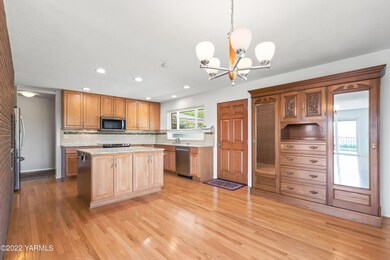 2 Spacious Kitchen