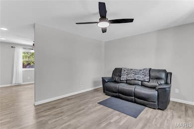 1910 Pebble Brook Dr, O Fallon, MO 63366 - photo 3