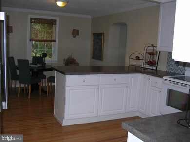 2416 N Greenhill Rd, Broomall, PA 19008 - photo 6