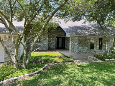 3807 Nocona Dr, Granbury, TX 76049 - photo 2