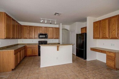 Great Kitchen with Bar Top
