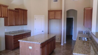 2331 Kitchen with pantry