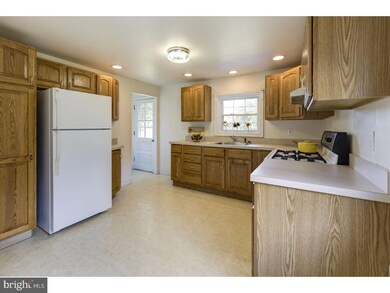 4 Hickory Ct, Lumberton, NJ 08048 - photo 3