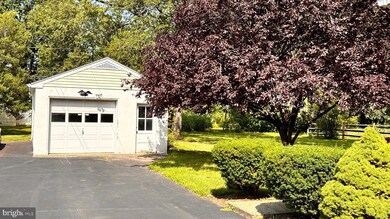 1027 York Ave, Lansdale, PA 19446 - photo 4