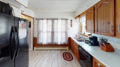 202-Village-View-St-Kitchen(1)