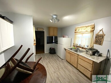 1405 E 32nd St, Savannah, GA 31404 - photo 5