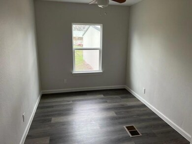 921 E White Tail Dr, Granbury, TX 76049 - photo 6