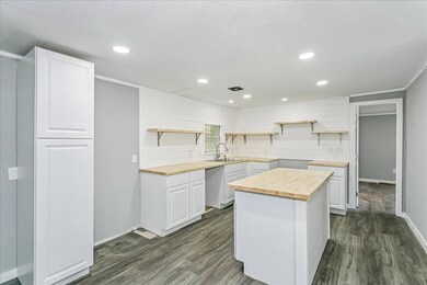 5496 Wales Ave, Pensacola, FL 32526 - photo 7