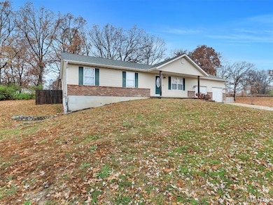 1560 Franklin Oaks Ct, Saint Clair, MO 63077 - photo 2