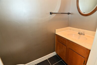 8351 E Ridge Dr, Houston, TX 77040 - photo 7