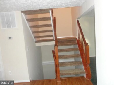 3660 Wharf Ln, Triangle, VA 22172 - photo 3