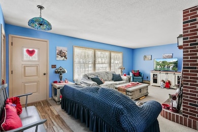 11 Yale St, Gardner, MA 01440 - photo 3