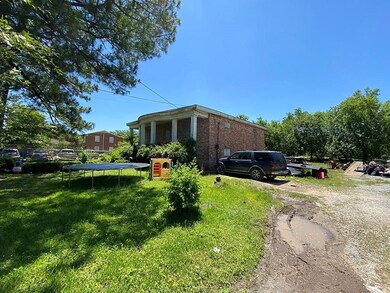 Come and see this spacious backyard!