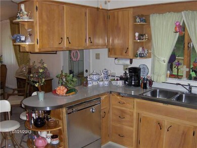 Kitchen. Lots of Cabinet Space