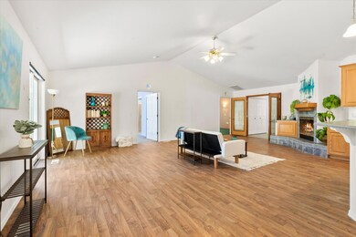 1281 N Pinnon Rd, Grants Pass, OR 97526 - photo 5