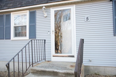 5 Columbia Dr, Londonderry, NH 03053 - photo 2