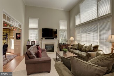 9927 Bickley Ct, Vienna, VA 22181 - photo 3