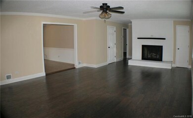 109 Heavenly Dr, Statesville, NC 28625 - photo 4