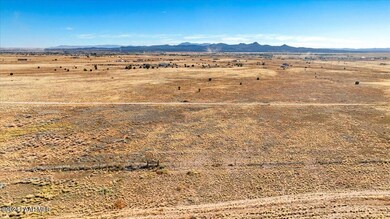 3294 W Limestone Dr, Paulden, AZ 86334 - photo 3