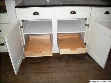 Roll out drawers in kitchen