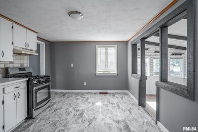 516 N Williams St, Reynolds, IL 61279 - photo 6