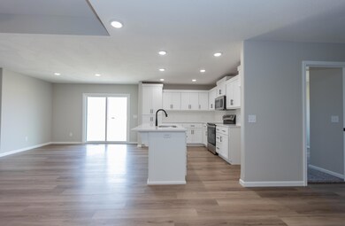 877 S Parkside Cir, Nixa, MO 65714 - photo 7