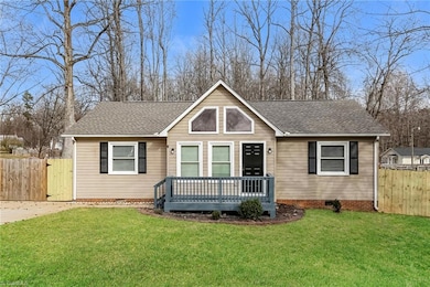 4 Terry Dr, Thomasville, NC 27360 - photo 2