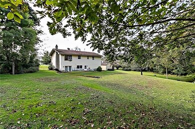 114 Worman Rd, Bath, PA 18014 - photo 2