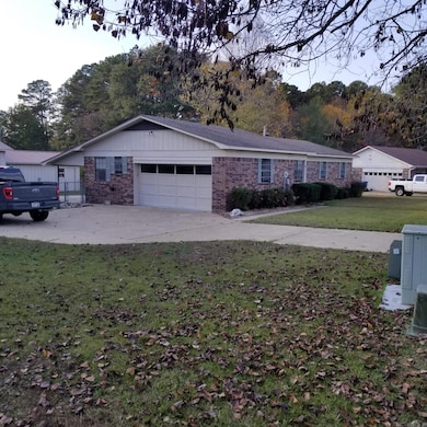 1216 Grayson Cir, Malvern, AR 72104 - photo 2