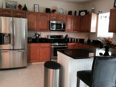 9' Ceilings in Kitchen