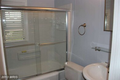 8424 Oakleigh Rd, Parkville, MD 21234 - photo 4