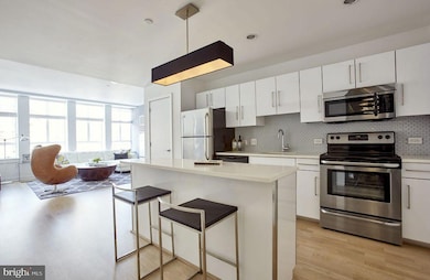 1616 Walnut St unit 2B-1510, Philadelphia, PA 19103 - photo 2