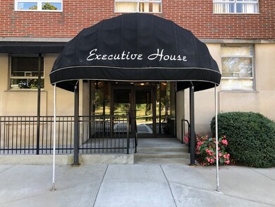 Executive House unit 507, Worcester, MA 01609 - photo 2