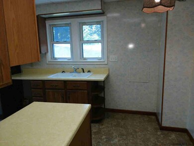 4 Bleeker St, Corinth, NY 12822 - photo 5