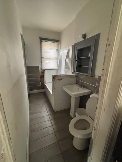 3486 Belvidere St, Detroit, MI 48214 - photo 4