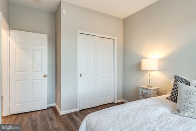 25361 Crossfield Dr, Chantilly, VA 20152 - photo 5