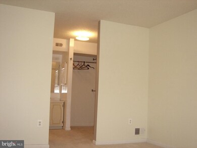 2564 Fox Ridge Ct unit 30, Woodbridge, VA 22192 - photo 5