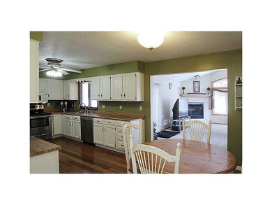 Eat-in Kitchen.