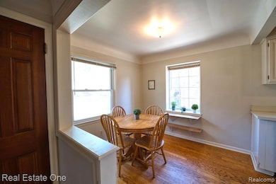 Eat-In Kitchen