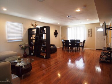 (3) Living RoomDining Room