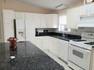 501 Fox Run, Middleboro, MA 02346 - photo 3