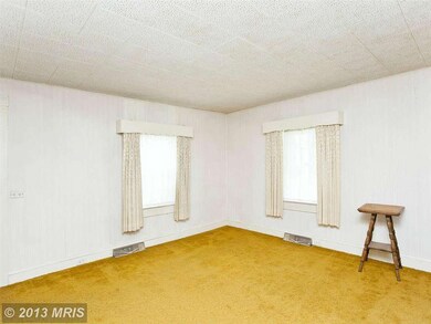 833 Redland Rd, Cross Junction, VA 22625 - photo 5