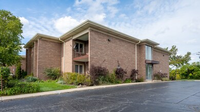 484 N Addison Ave unit 101E, Elmhurst, IL 60126 - photo 3
