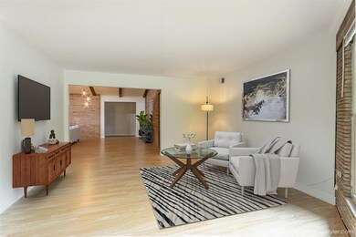 5016 Arrowpoint Dr, Houston, TX 77022 - photo 6