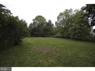 237 Forrest Dr, Chalfont, PA 18914 - photo 4