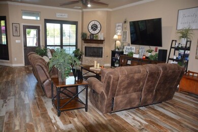 3715 Lonesome Creek Rd, Granbury, TX 76049 - photo 2