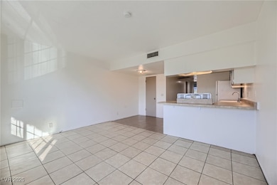 3604 Thomas Ave unit 4, North Las Vegas, NV 89030 - photo 3