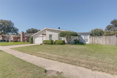713 Spring Forest Dr, Bedford, TX 76021 - photo 2